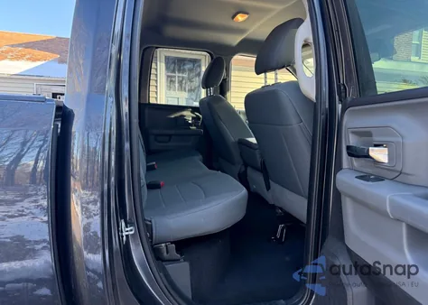 2018 Ram 1500 Slt z USA, uszkodzony, nr VIN 1C6RR7GT9JS332635